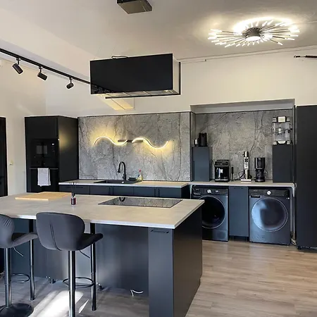 The Onyx Glow- 99m2 Designer Loft דירה לובליאנה