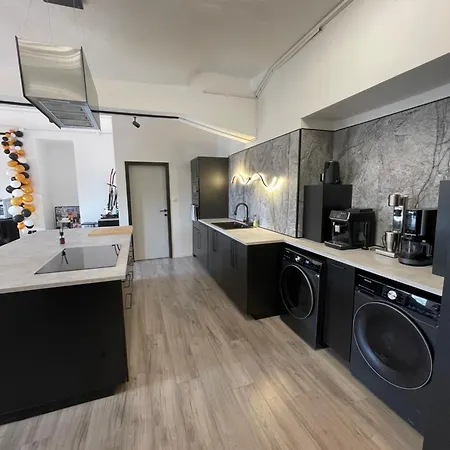 公寓 The Onyx Glow- 99m2 Designer Loft